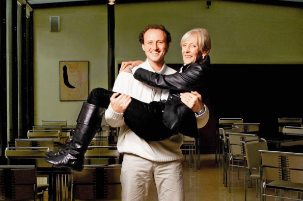 Architekt Petr Vágner a architektka Eva Jiřičná společně založili ateliér AI - Design.