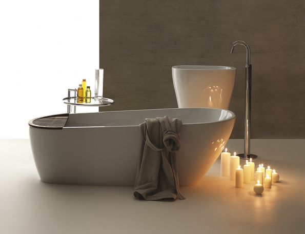 Vana Aquatech (Kerasan), 170 x 70 cm, materiál akrylát Pietraluce, design M. Cicconi, www.sapho.cz