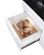 Na potraviny, které neuskladníte v chladničce, jako je pečivo nebo některé druhy ovoce a zeleniny, vytvořil výrobce Ballerina Küchen nové úložné prostory Pantrybox, www.ballerinakuchyne.cz