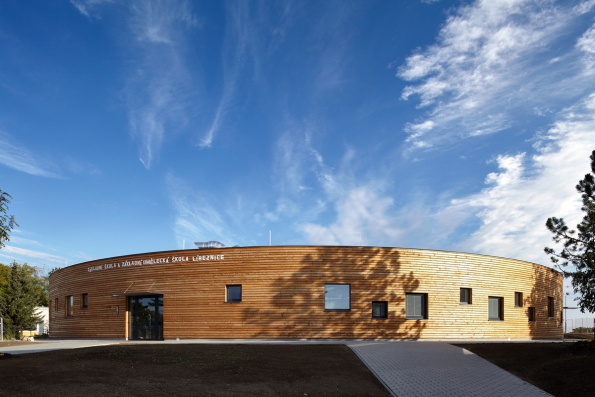 Pavilon základní školy v Líbeznicích / Projektil architekti (nominovali ČKA, Jana Tichá a Osamu Okamura). Foto: Andrea Thiel Lhotáková