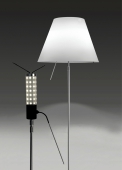 Design lamp Constanza (autor: Paolo Rizzatto) vznikl už v roce 1986, ale právě díky inovaci s LED technologiemi mohla tato svítidla zažít slavný návrat do třetího tisíciletí (LUCEPLAN)
