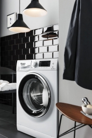 Pračky z řady Hotpoint Natis vynikají úsporností a účinností praní. Perou v pěnové emulzi při teplotě vody jen 20 °C. Sofistikovaná technologie otáčení bubnu zvyšuje účinnost odstraňování skvrn. Voda k namáčení se využije vícekrát (technologie EcoRain). Díky kombinaci těchto technologií je praní šetrné k prádlu i k barvám, spotřeba vody se snížila o 20 % a spotřeba energie je až o 40 % nižší než v energetické třídě A+++.