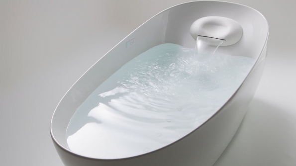 Vana Neorest (vyrábí TOTO) z tenkostěnného kompaktního materiálu vyniká ergonomickým designem, originální je nastavitelná opěrka hlavy s integrovaným výtokem vody. V ČR prodávají Ptáček koupelny, www.ptacek.cz
