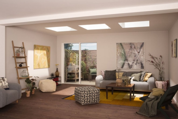 Společnost VELUX, přední výrobce střešních oken a jejich příslušenství představuje jako první na světě inovativní novinku – světlík se zaobleným zasklením. Atraktivní řešení pro ploché střechy ocení architekti i majitelé domů. Nový světlík se se zaobleným bezrámovým zasklením bude v nabídce v osmi různých velikostech a za dostupnou cenu.