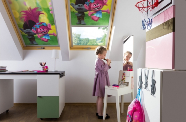 Připravte dětem pohádkový svět s novými roletami FAKRO, které zcela promění podkroví. Již dnes mohou pokojík Vašeho dítěte navštívit hrdinové z pohádek studia DreamWorks: „Trolls&quot; (Trollové), „How to Train Your Dragon&quot; (Jak vycvičit draka), „Kung Fu Panda“, „Penguins of Madagascar&quot; (Tučňáci z Madagaskaru).