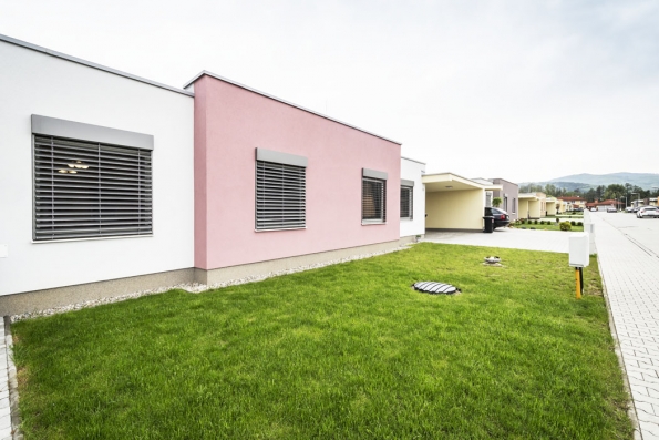 Stavět jednoduše a efektivně přináší později ovoce v podobě pohodlného a příjemného bydlení. Postačuje dobrý projekt, vysoce kvalitní stavební materiál a realizační tým, který se stará o detaily. Tak vznikl projet DUPLEX ve slovenské Prievidzi. (Ytong.cz)