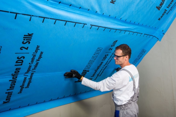 2. Parobrzda Homeseal LDS 2 od Knauf Insulation vytváří vzduchotěsnou a difúzně částečně otevřenou vrstvu.