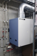 EcoCute je označení TČ pro přípravu teplé vody s přírodním chladivem. Technologie umožňuje ohřev vody na teplotu až 90 °C s velmi vysokým topným faktorem (SANDEN)