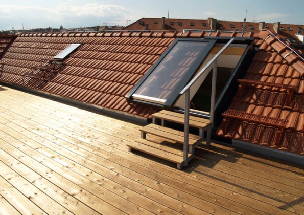 Střešní prosklení a střešní výstupy Solara