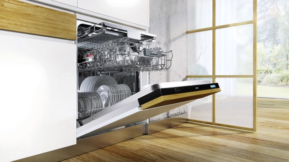 Plně vestavná myčka Gorenje GV 65315 v energetické třídě A+++ pro 14 sad nádobí. Myčka je opatřena automatickým programem a automatickým čištěním filtru (GORENJE)