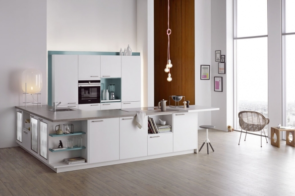 Z řady kuchyní značky Dolti pochází sestava Colorama Ocean. Kombinace bílé a modré je charakteristická pro tradiční řeckou architekturu, www.oresi.cz