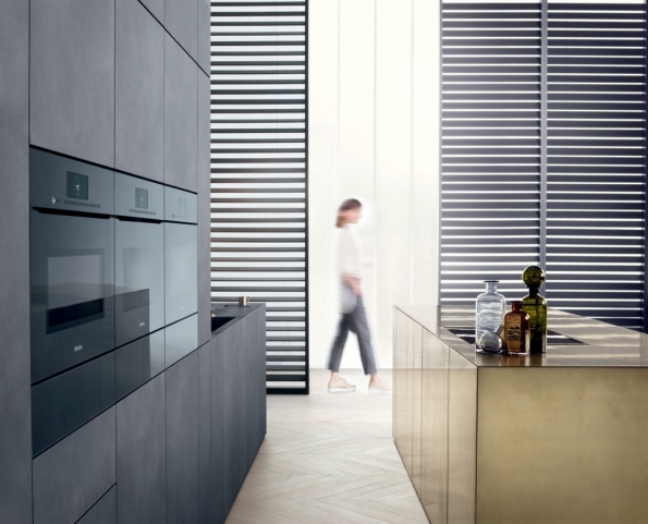 Spotřebiče Miele nejnovější designové linie ArtLine byly stvořeny proto, abyste si mohli splnit své sny o vizuální a funkční dokonalosti své kuchyně. Na první pohled zaujmou puristickým designem, který přináší nový pohled na estetiku přístrojů bez veškerých rušivých momentů, včetně rukojetí.