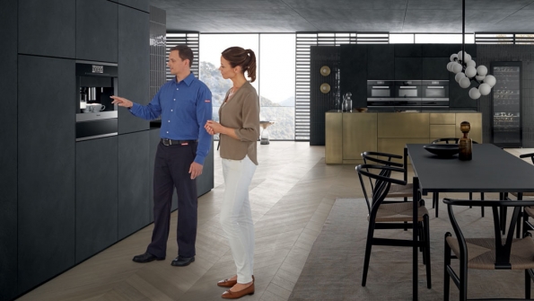 Spotřebiče Miele nejnovější designové linie ArtLine byly stvořeny proto, abyste si mohli splnit své sny o vizuální a funkční dokonalosti své kuchyně. Na první pohled zaujmou puristickým designem, který přináší nový pohled na estetiku přístrojů bez veškerých rušivých momentů, včetně rukojetí.