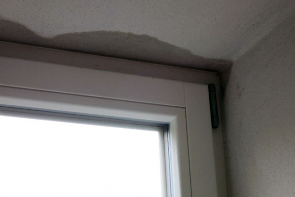 Když skrz spáru proteče voda. (Zdroj: tremco illbruck)