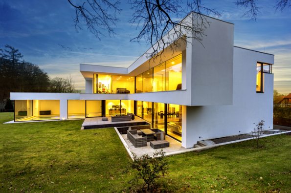 HLASOVÁNÍ ODBORNÉ POROTY  Domy nad 150 m2  1. místo získal dům, který navrhli architekti Martin Kareš a Robert Rais (soutěžní kód N08)