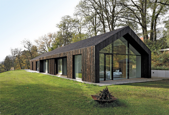 HLASOVÁNÍ ČTENÁŘŮ  Domy nad 150 m2    3. místo získal dům podle návrhu architektů Michala Kunce a Alžběty Vrabcové (sout. kód N14)