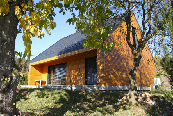 KATALOGOVÉ DOMY - MONTOVANÉ KONSTRUKCE  2. místo: dům Individuál Zahrádky, dodavatel Holiday – Pacific Homes – Bohemia, s. r. o (sout. kód K076)