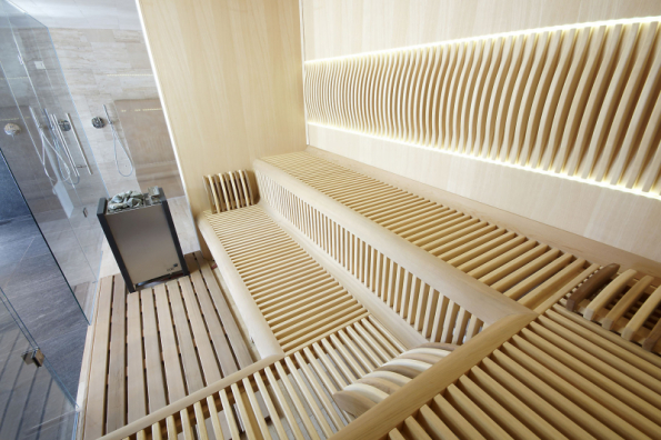 Luxusní sauna Future pro náročné je napěchovaná technologiemi, s nápaditým a funkčně vypracovaným interiérem a výrazným exteriérem, nekompromisní po všech stránkách. Sauny Future se vyrábějí v ČR z kvalitních materiálů a německých a rakouských technologií (SAUNASYSTEM)