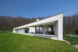 N15 - Luxusní bungalov ve tvaru trojúhelníku