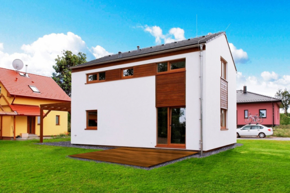 Dům KUBIS 631 je příkladem moderní dřevostavby, která využívá kromě dřevěné konstrukce a minerální izolace také sádrovláknité desky (RD RÝMAŘOV)