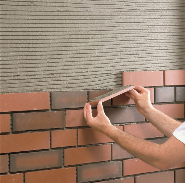 Baumit Ceramic – montáž obkladu (Zdroj: Baumit)