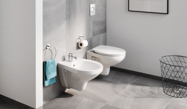 Závěsné WC a bidet ze série GROHE Bau Ceramic posílí iluzi prostoru ve vaší koupelně a značně usnadní její údržbu (GROHE)
