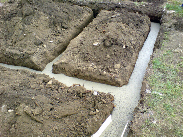 Betonáž základových pásů (CEMEX)
