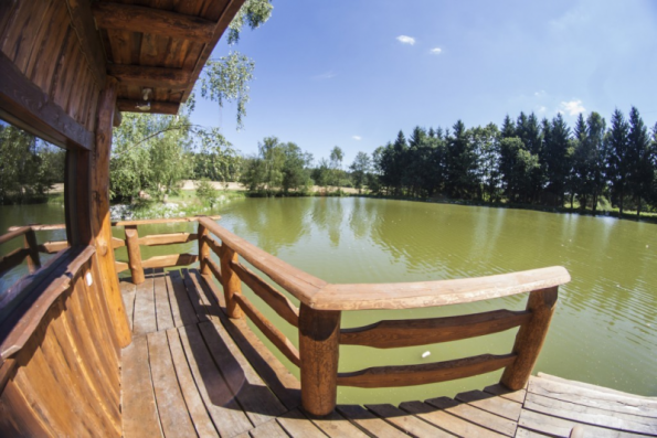 Wellness Fishing - chata na hladině rybníka