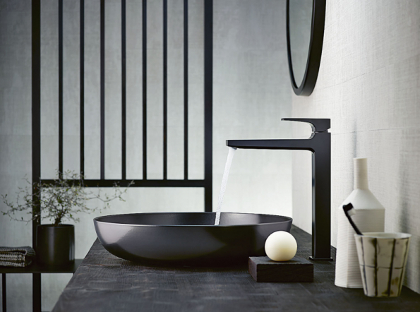 Černé baterie Hansgrohe se jistě stanou dominantou každé koupelny. Více informací na www.koupelny-ptacek.cz